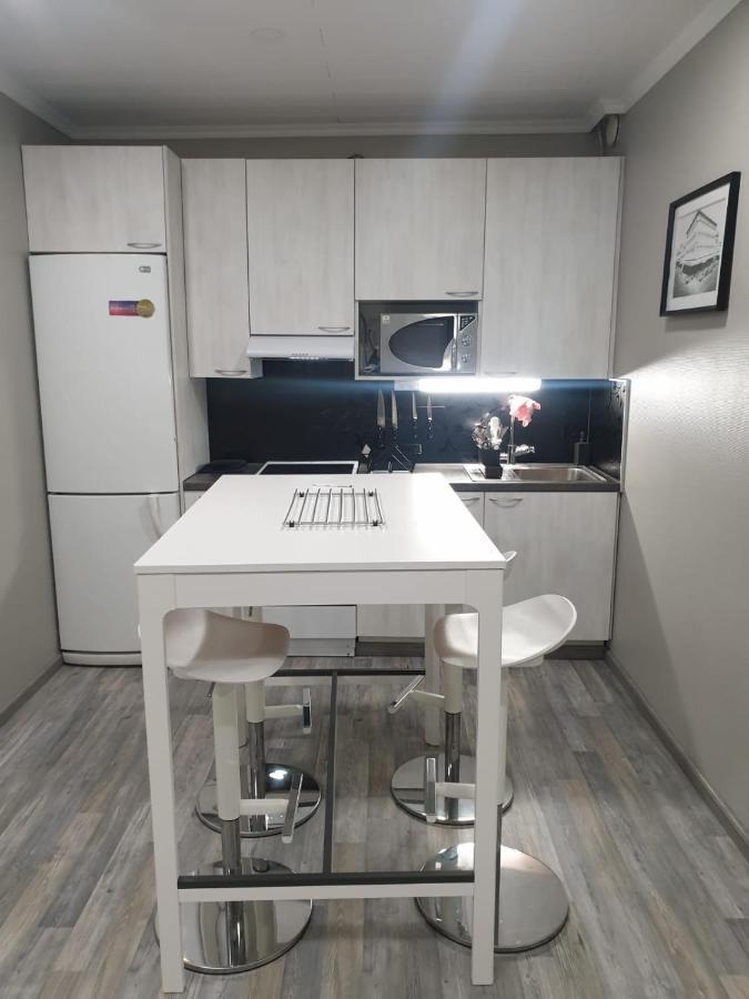 Alexi Apartments - Newly Renovated Apt In The Heart Of The City Near To Railway Station And Nokia Arena Tampere Exterior foto