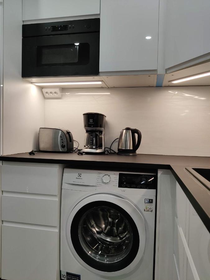 Alexi Apartments - Newly Renovated Apt In The Heart Of The City Near To Railway Station And Nokia Arena Tampere Exterior foto